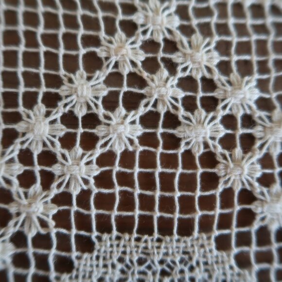 Four 1940's Early Chinese Made Darned Lace Placemats - Picture 5 of 6